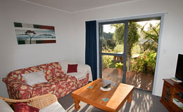 Havelock accommodation Marlborough - modern self-contained unit with expansive rural vistas close to the Marlborough Sounds